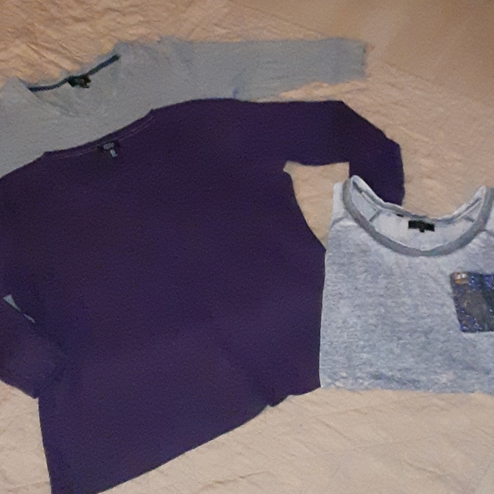 lot /Jones New York T's